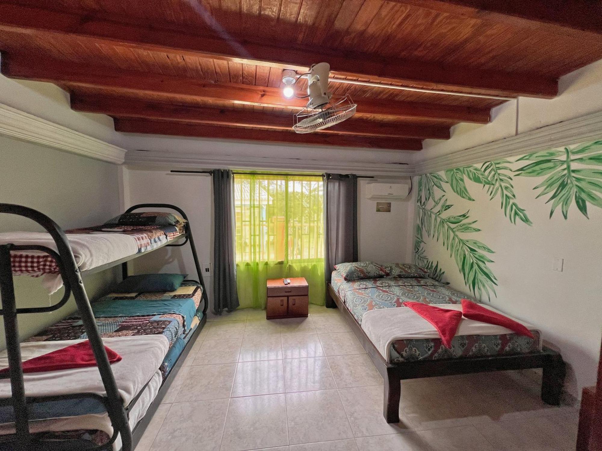 Hostal Mom Mariela San Andres  Exterior photo